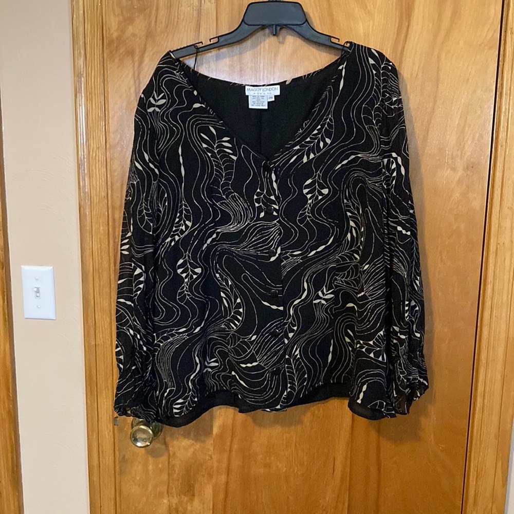 EUC Maggy London Womens Blouse
